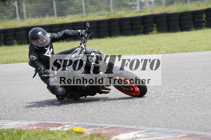 /Archiv-2024/29 12.06.2024 MOTO.CH Track Day ADR/Gruppe gelb/41